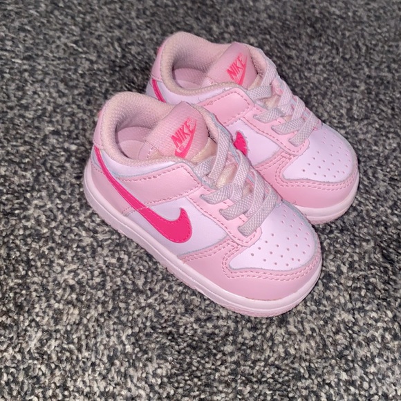 Toddler Barbie pink Dunk - Picture 1 of 3